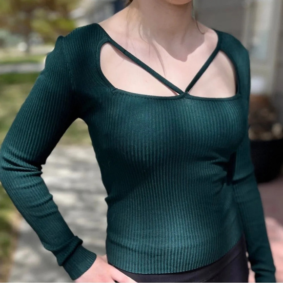 Crave Fame Cutout Fitted Top NWT - Picture 1 of 4